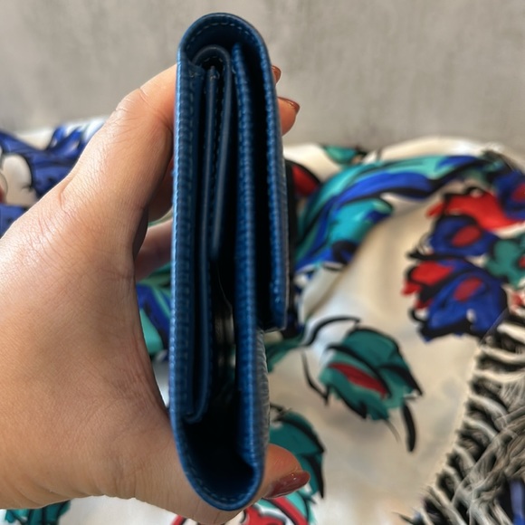 EUC Authentic Louis Vuitton Vintage Epi Portomone Long Wallet/Crossbody - Picture 5 of 17